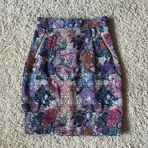 H&M multi-color pencil skirt with gold zippers women’s US size 4